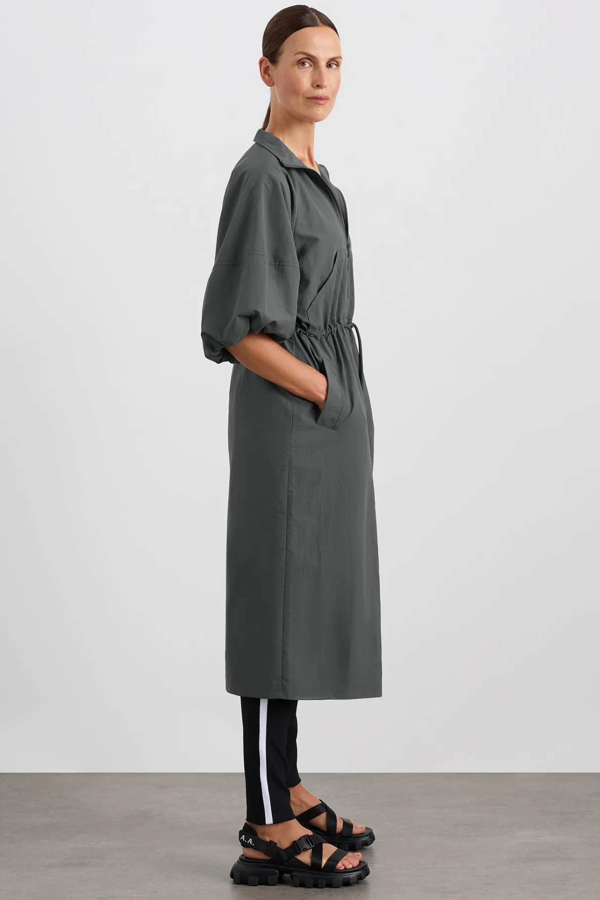 short_sleeve_zipped_jacket__5.webp Hot Aje ATHLETICA Short Sleeve Zipped Jacket 781 Slate Surge