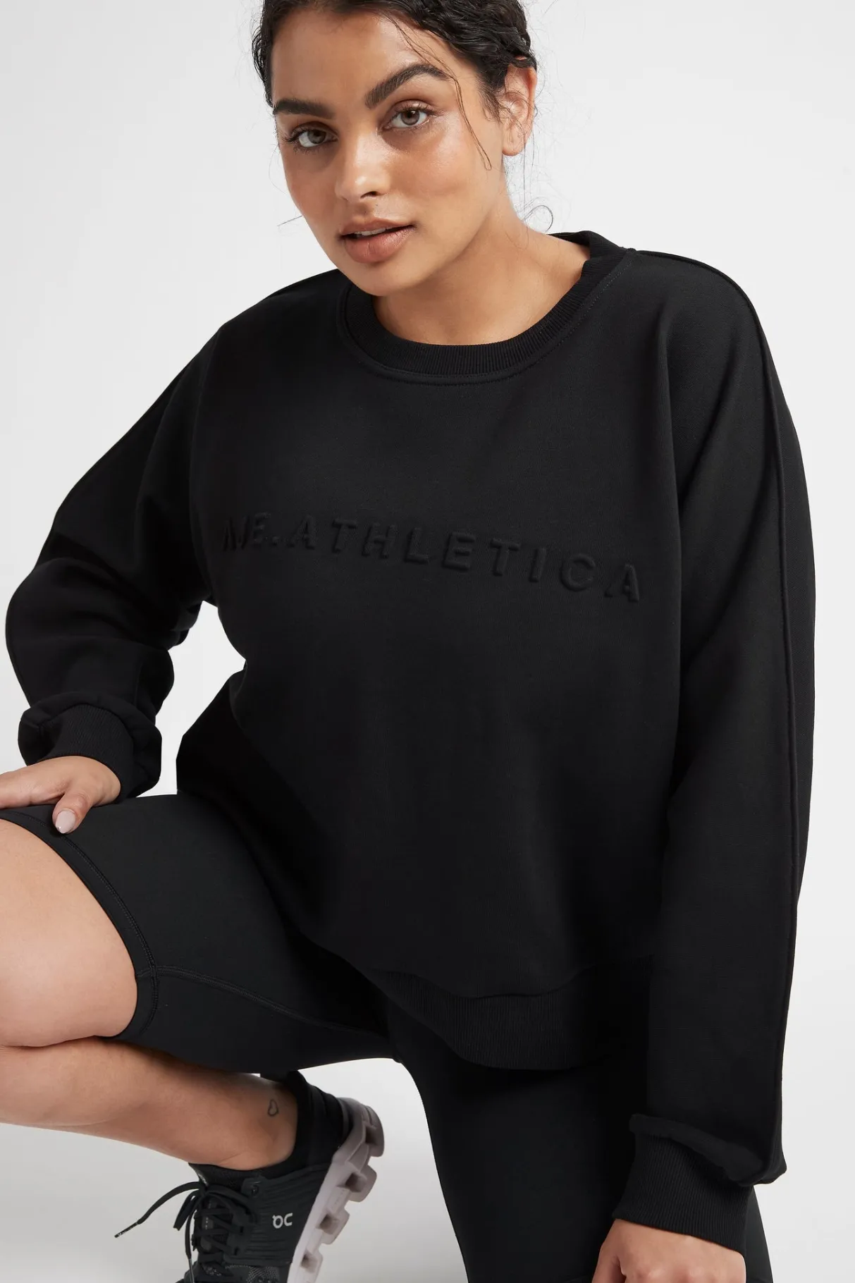 signature_embossed_logo_crew_jumper__13.webp Sale Aje ATHLETICA Signature Embossed Logo Crew Jumper 401 Black