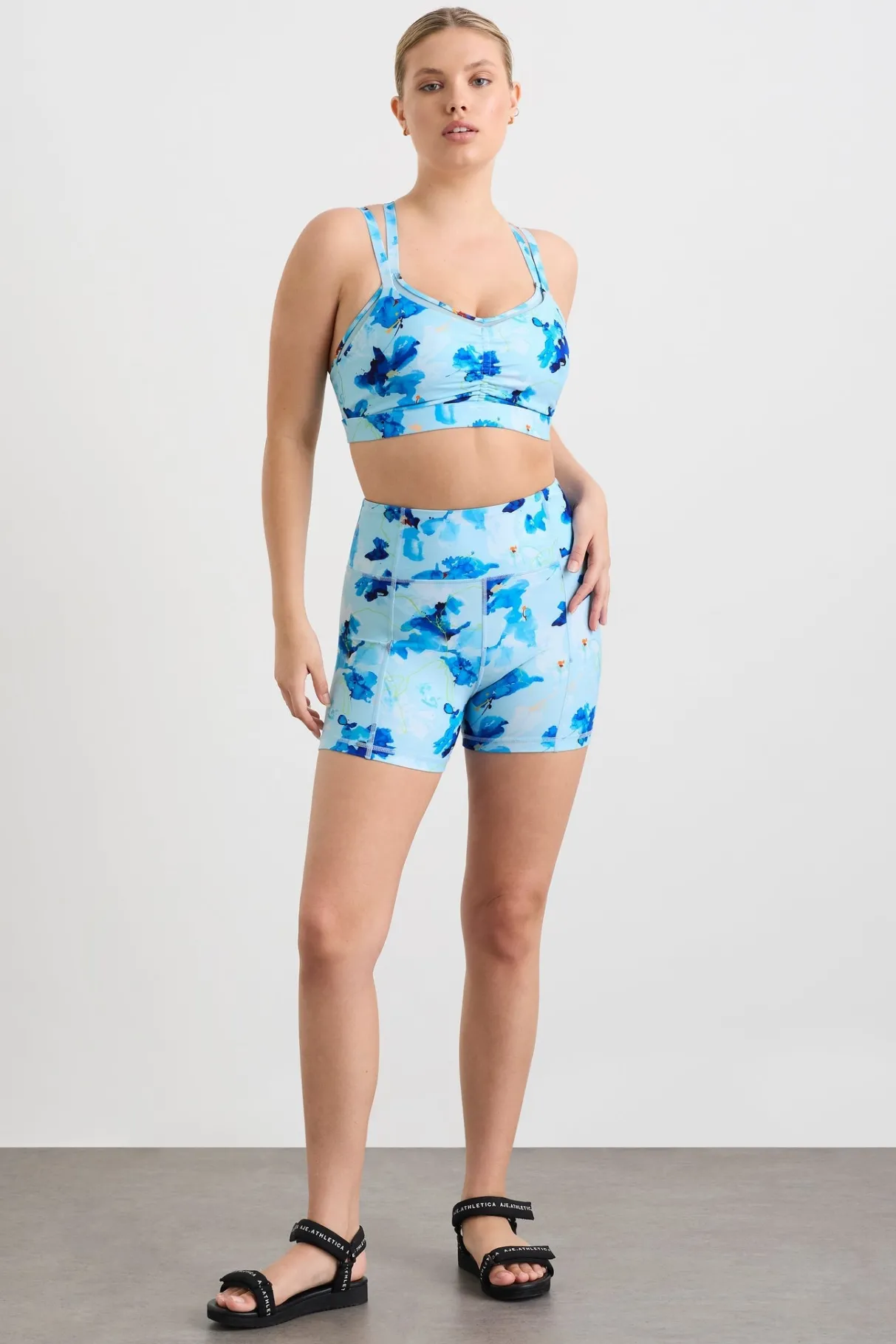 signature_logo_bike_shorts__6.webp Best Sale Aje ATHLETICA Signature Logo Bike Shorts 605 Expressive Floral