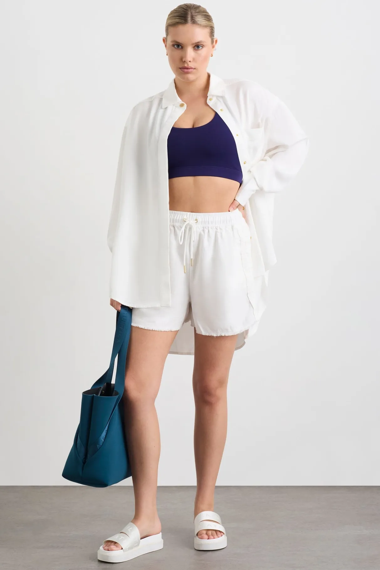 signature_logo_short__12.webp Store Aje ATHLETICA Signature Logo Short 603 White