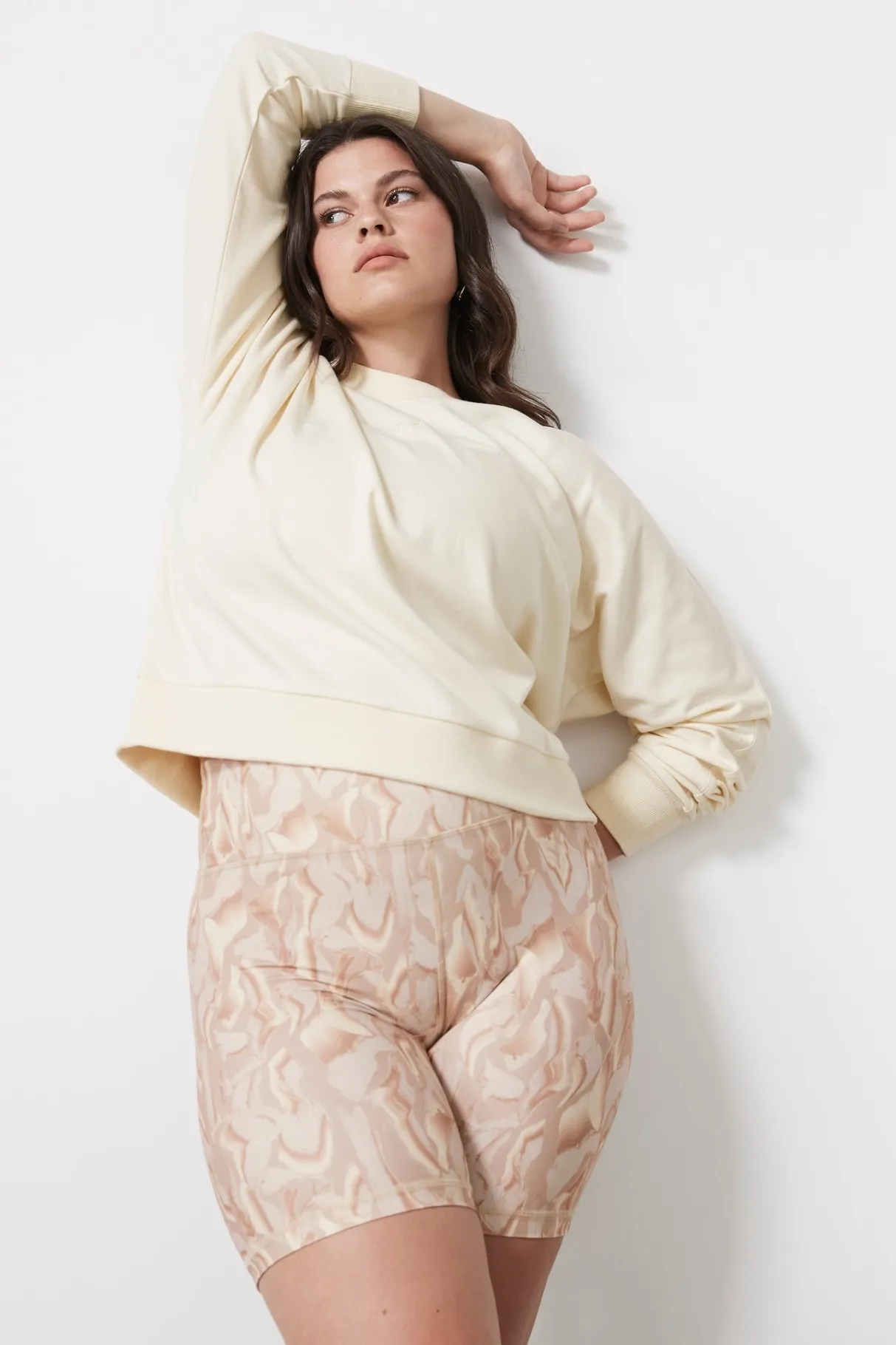 signature_logo_sweatshirt__2.webp Discount Aje ATHLETICA Signature Logo Sweatshirt 122 Light Ivory