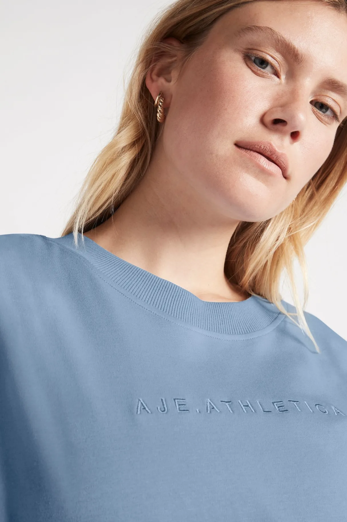 signature_logo_sweatshirt__9-2.webp Online Aje ATHLETICA Signature Logo Sweatshirt 122 Steel Blue