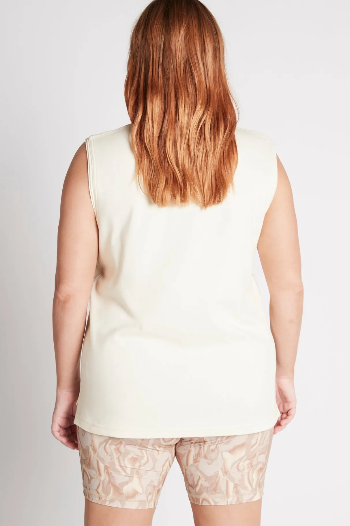 signature_logo_tank__12-2.webp Best Sale Aje ATHLETICA Signature Logo Tank 101 Light Ivory/Gold