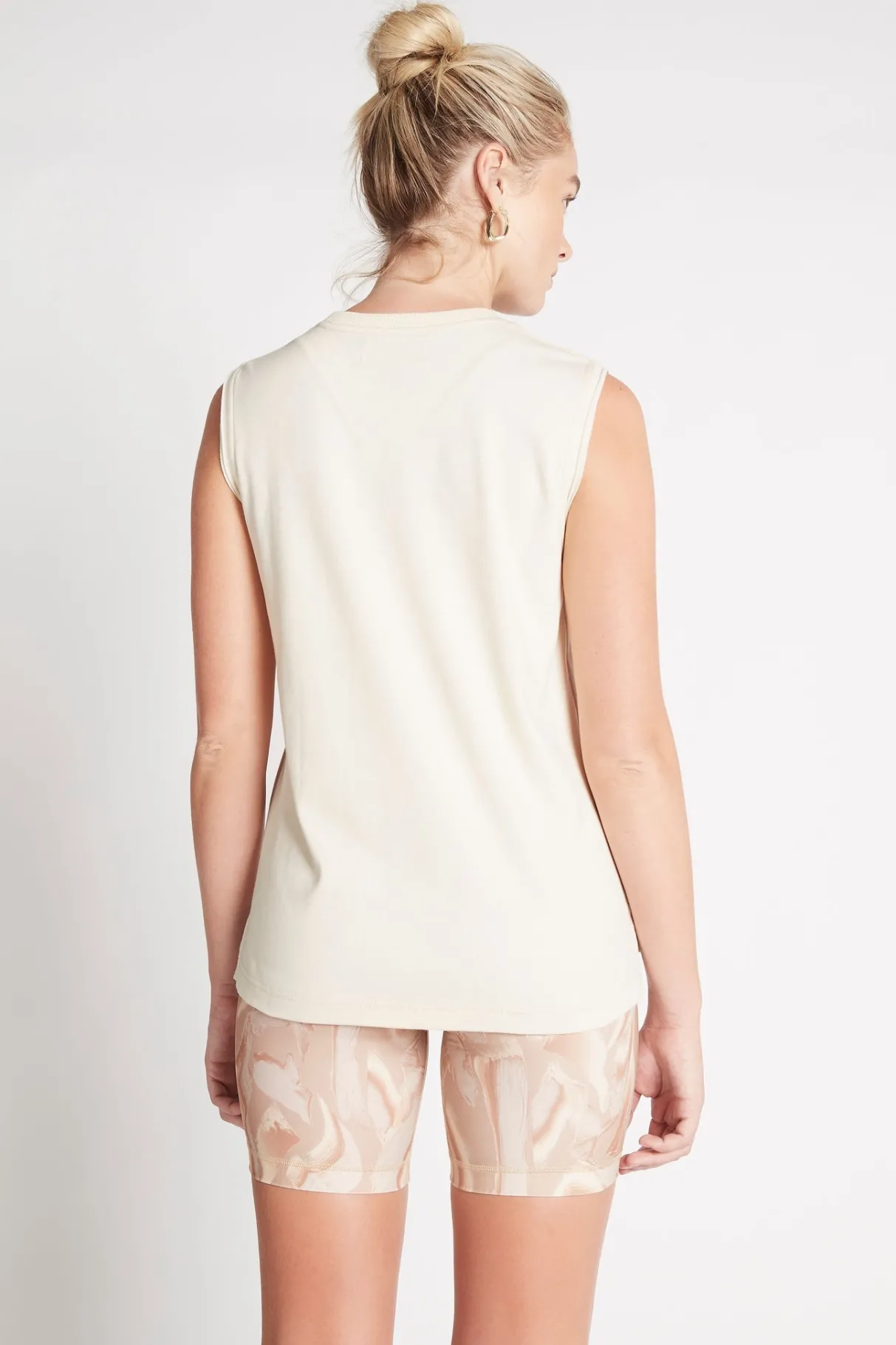 signature_logo_tank__4-2.webp Best Sale Aje ATHLETICA Signature Logo Tank 101 Light Ivory/Gold