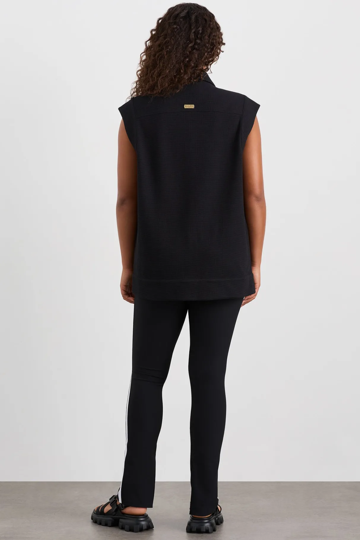 sleeveless_waffle_jacket__11.webp Online Aje ATHLETICA Sleeveless Waffle Jacket 785 Black