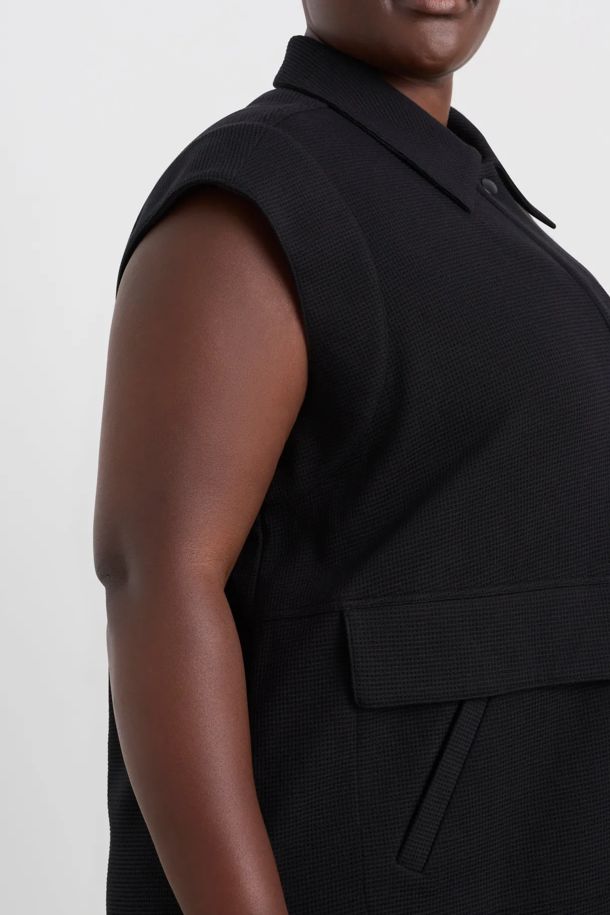 sleeveless_waffle_jacket__15.webp Online Aje ATHLETICA Sleeveless Waffle Jacket 785 Black