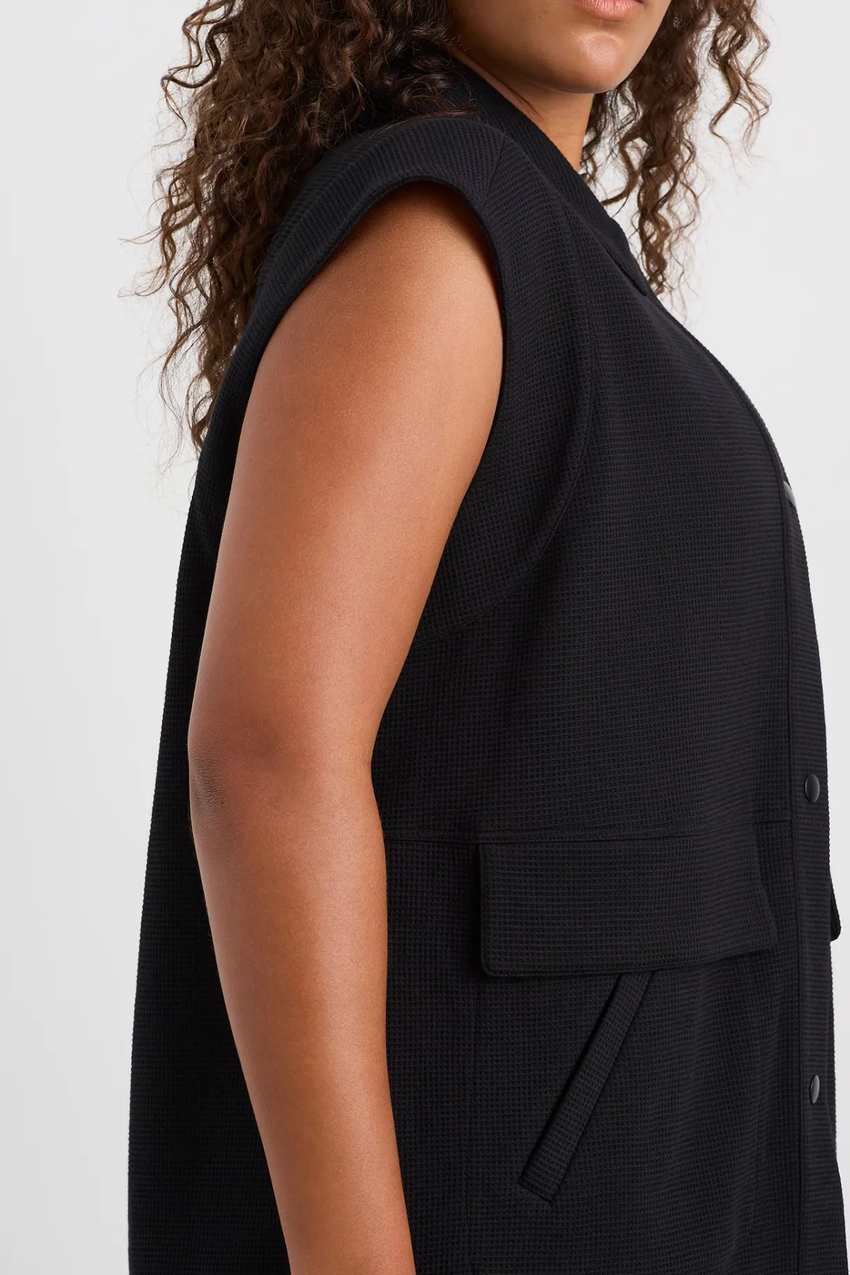 sleeveless_waffle_jacket__9.webp Online Aje ATHLETICA Sleeveless Waffle Jacket 785 Black
