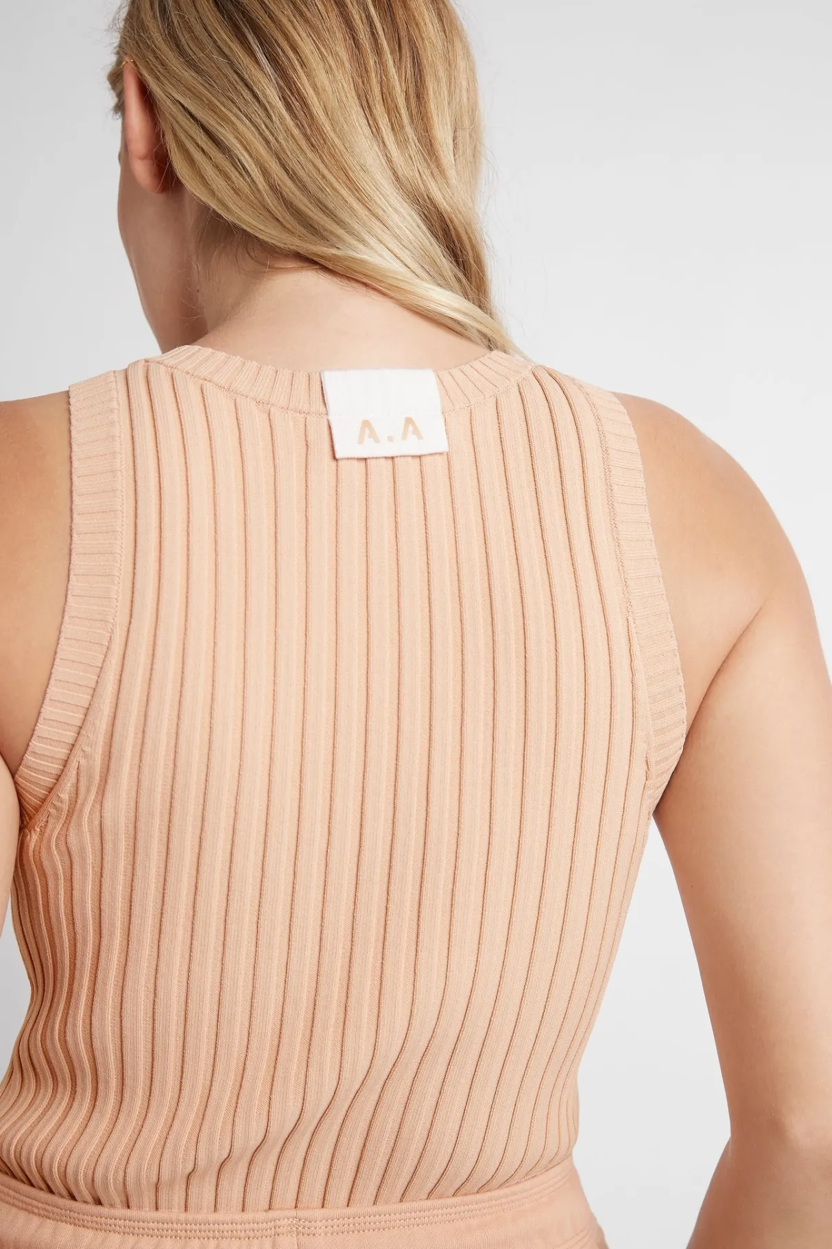 slim_knitted_tank__7.webp Outlet Aje ATHLETICA Slim Knitted Tank 107 Sand