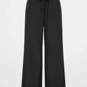 Hot Aje ATHLETICA Split Back Relaxed Pant 516 Black