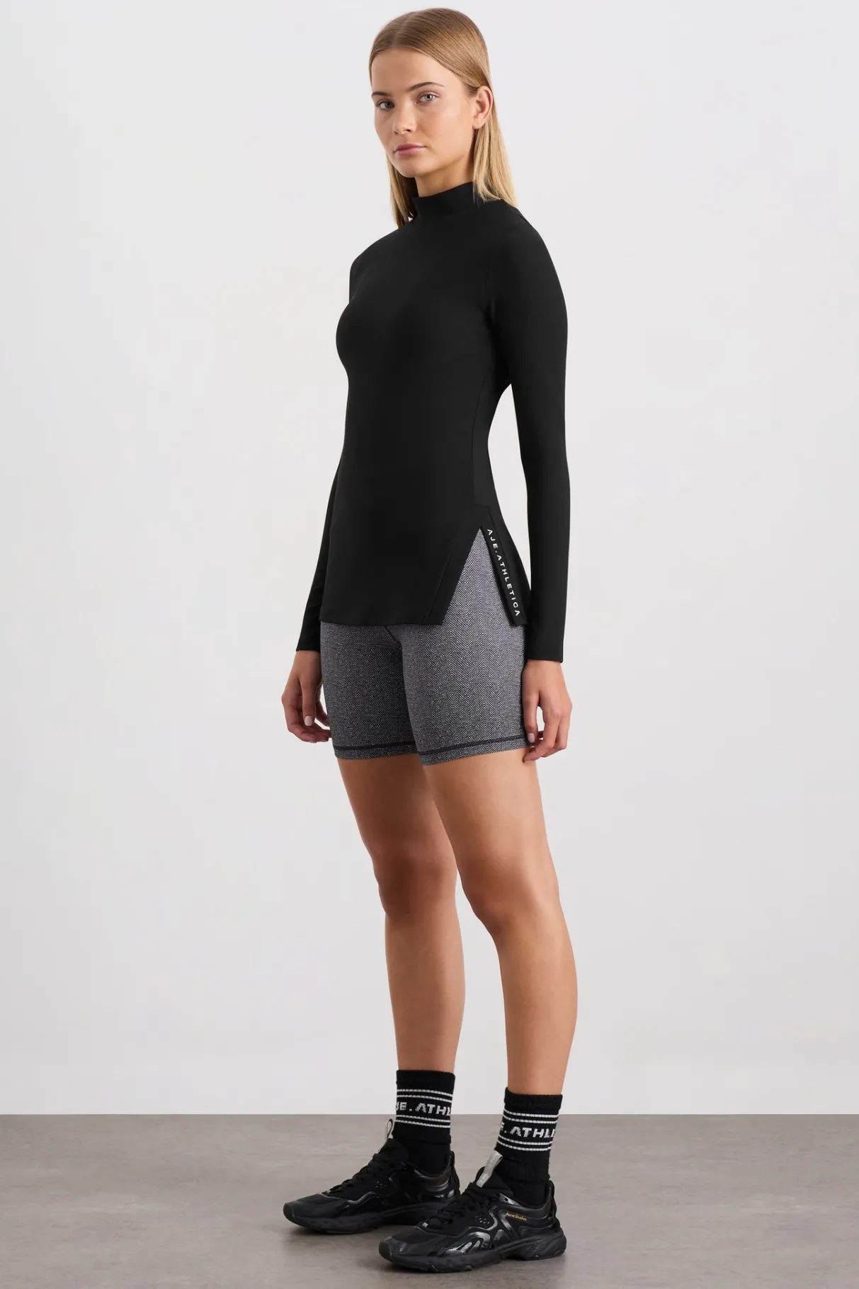 split_hem_mock_top__2-1.webp Flash Sale Aje ATHLETICA Split Hem Mock Top 434 Black