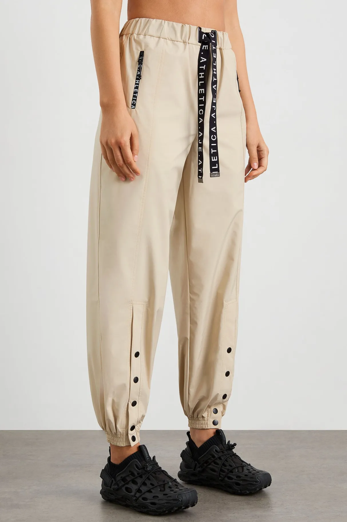spray_pants__3-1.webp Clearance Aje ATHLETICA Spray Pants 505 Moonstone Grey