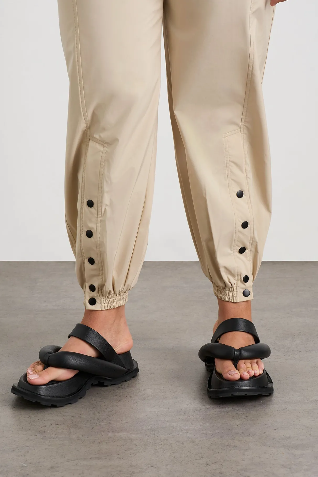 spray_pants__8-1.webp Clearance Aje ATHLETICA Spray Pants 505 Moonstone Grey