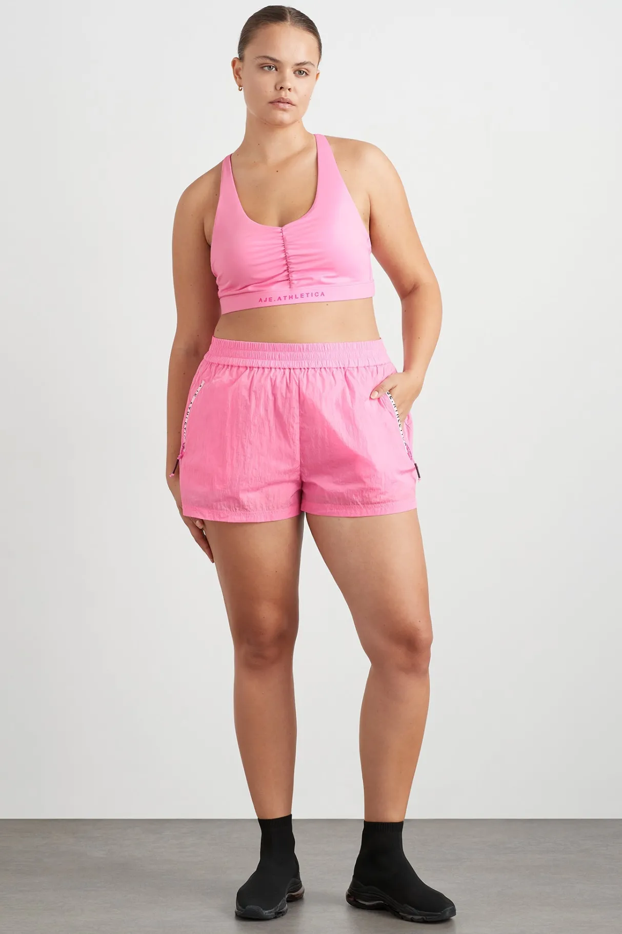 spray_short__13-1.webp Outlet Aje ATHLETICA Spray Short 620 Candy Pink