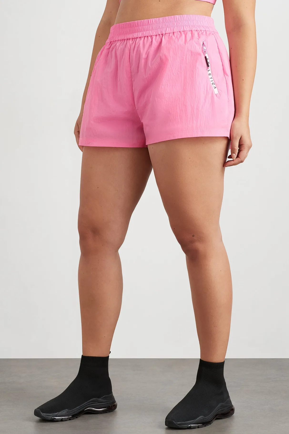 spray_short__14-1.webp Outlet Aje ATHLETICA Spray Short 620 Candy Pink