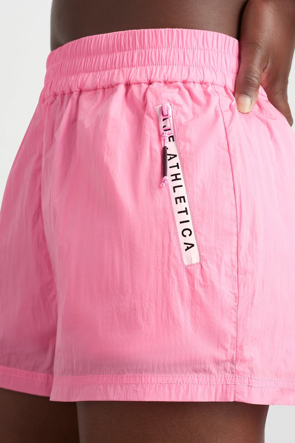 spray_short__3-1.webp Outlet Aje ATHLETICA Spray Short 620 Candy Pink