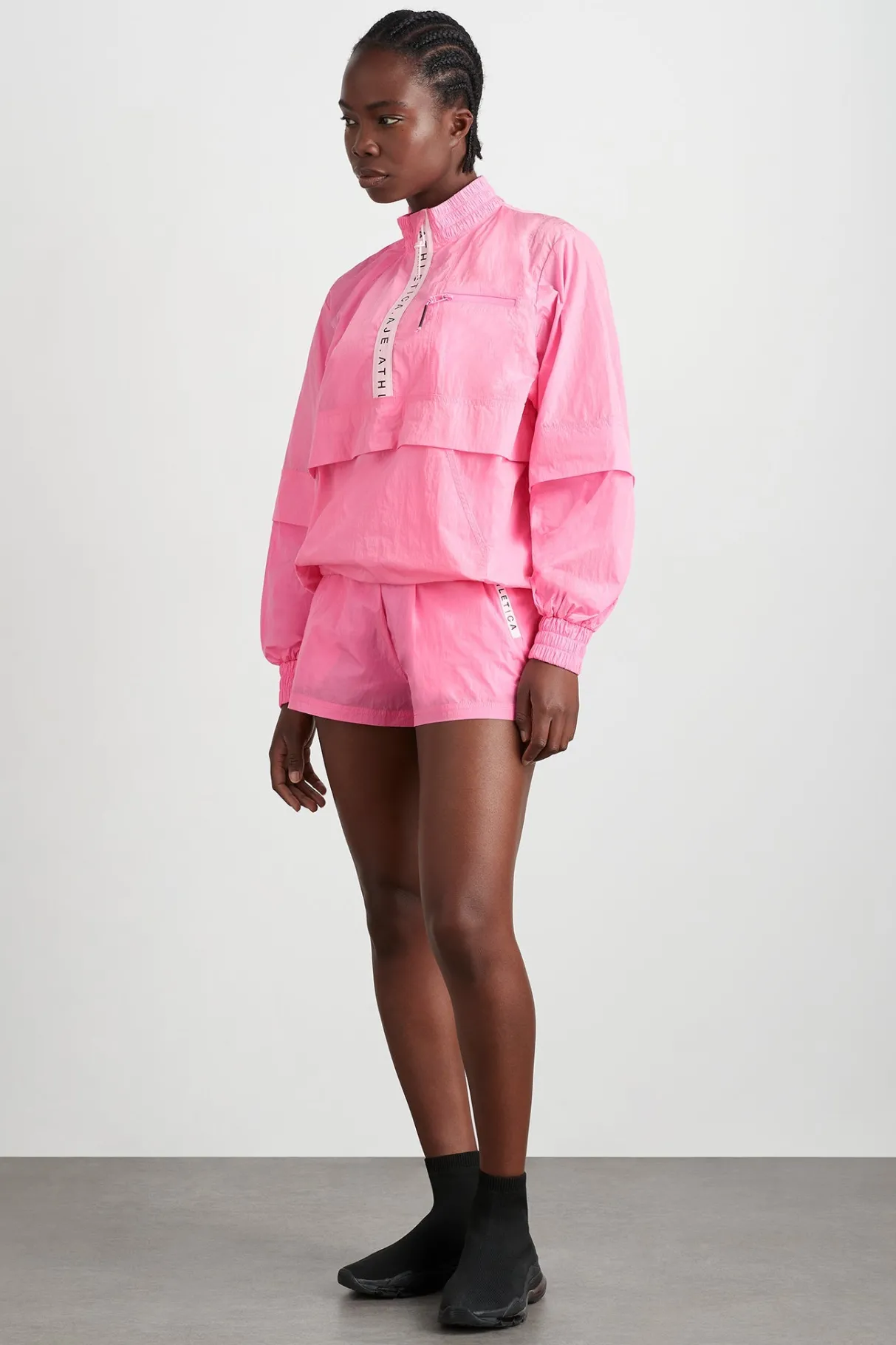 spray_short__6-1.webp Outlet Aje ATHLETICA Spray Short 620 Candy Pink