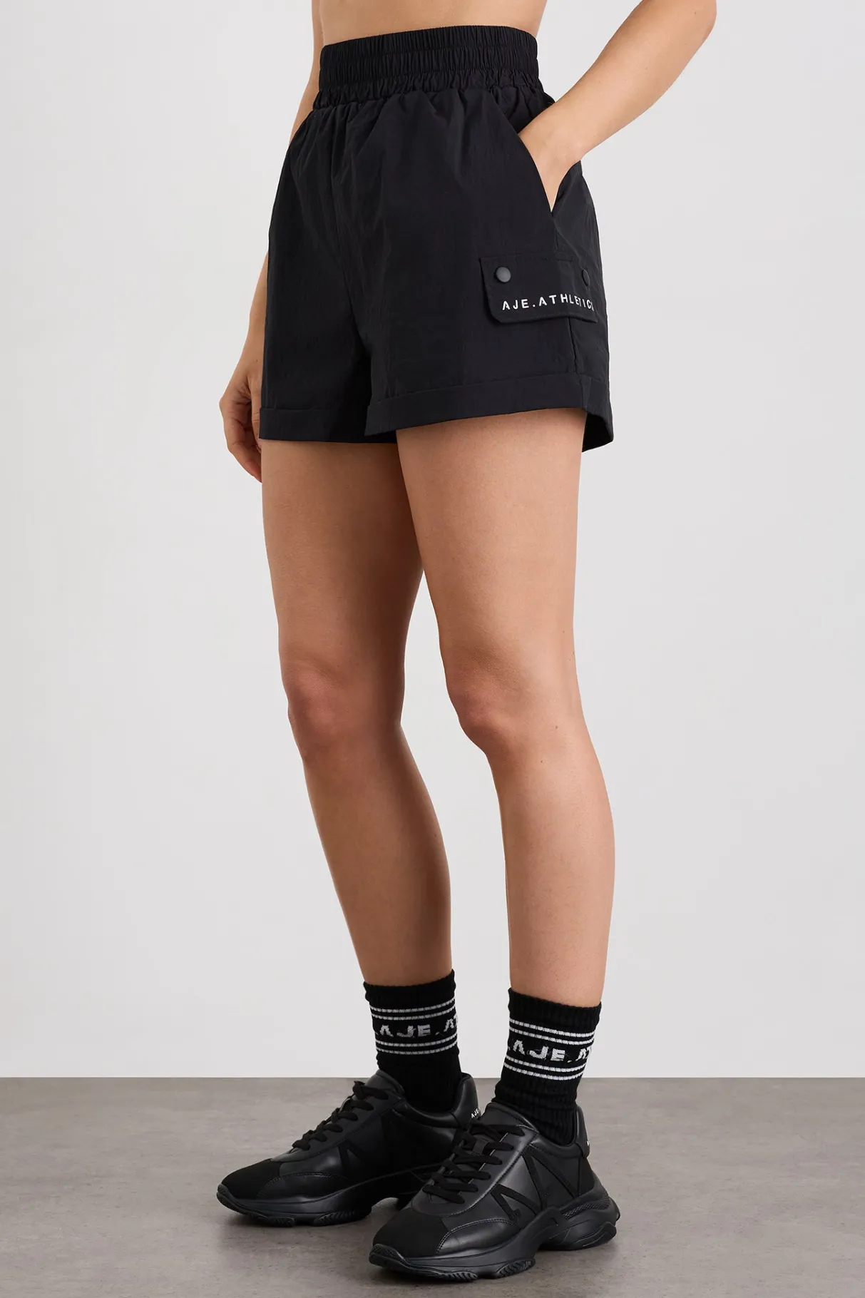 spray_shorts__2-1.webp Online Aje ATHLETICA Spray Shorts 620 Black