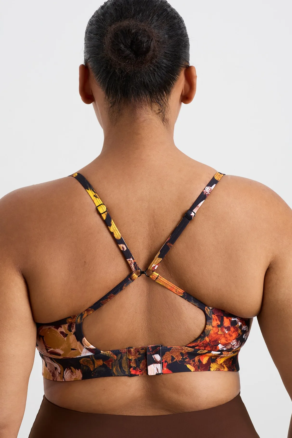 square_neck_sports_bra__11-2.webp Outlet Aje ATHLETICA Square Neck Sports Bra 307 Autumnal Garden