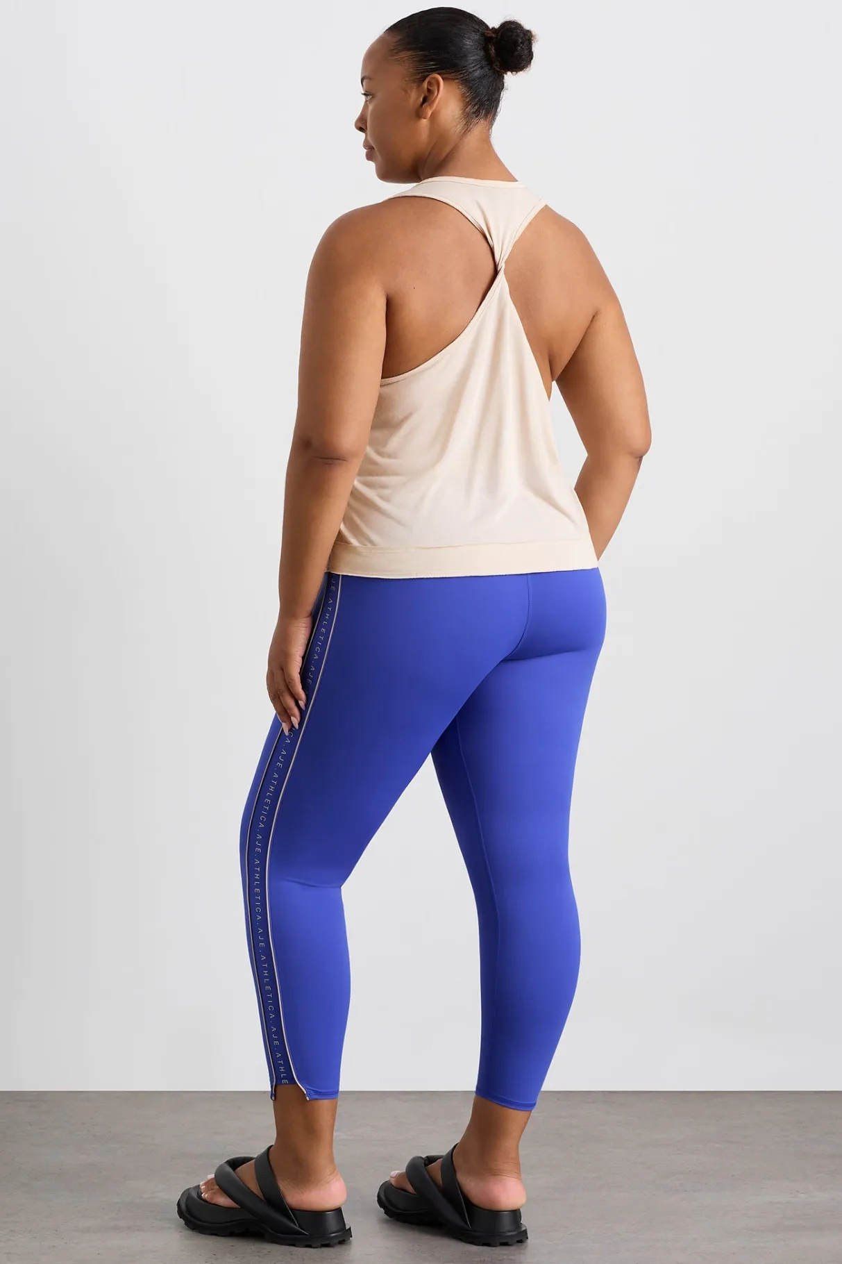 twist_back_tank__15.webp Online Aje ATHLETICA Twist Back Tank 137 Latte Beige