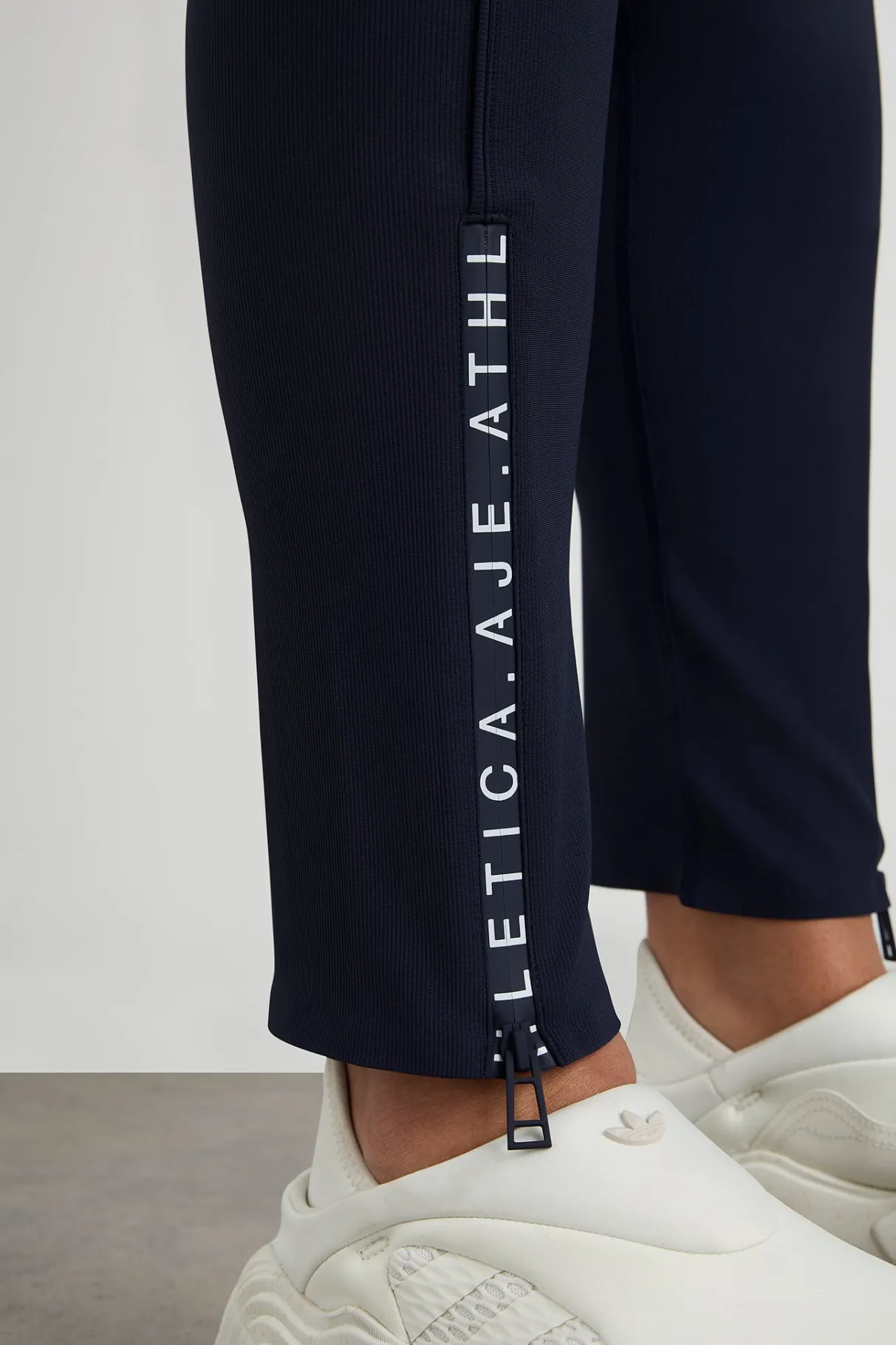 zip_hem_leggings__11.webp Clearance Aje ATHLETICA 7/8 Zip Hem Leggings 252 Galaxy Blue